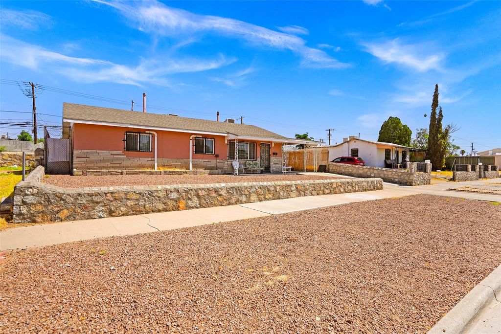 Photo of 4405 Tularosa Avenue, El Paso, TX 79903 (MLS # 20268445)