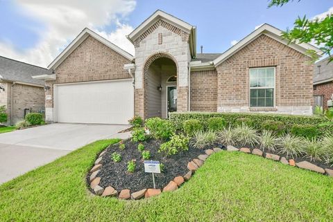 Photo of 6810 Blue Glade Drive, Richmond, TX 77406 (MLS # 73116836)