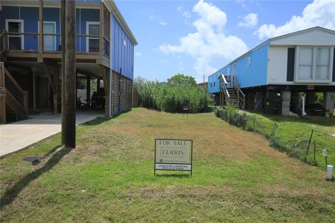 Photo of 917 13th Street, Dickinson, TX 77539 (MLS # 67908265)