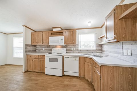 Photo of 33205 Wedgewood Drive, Magnolia, TX 77354 (MLS # 33018198)