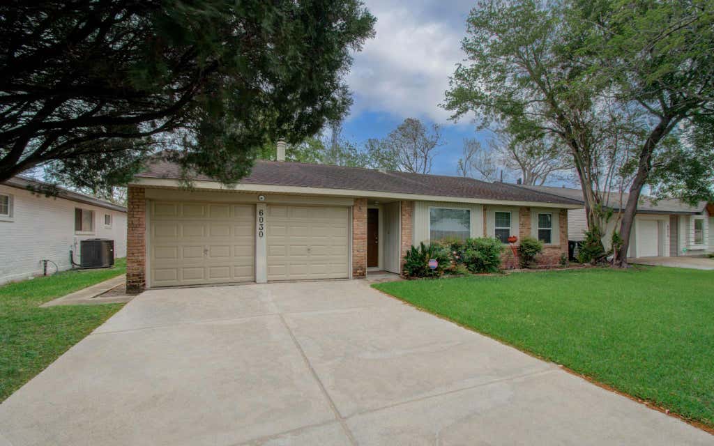Photo of 6030 Willowbend Boulevard, Houston, TX 77096 (MLS # 17724659)