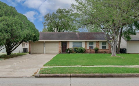 Photo of 6030 Willowbend Boulevard, Houston, TX 77096 (MLS # 17724659)