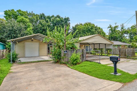 Photo of 4221 Darby Street, Bacliff, TX 77518 (MLS # 51509821)