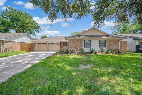 Photo of 1113 Warren Street, Deer Park, TX 77536 (MLS # 17411857)