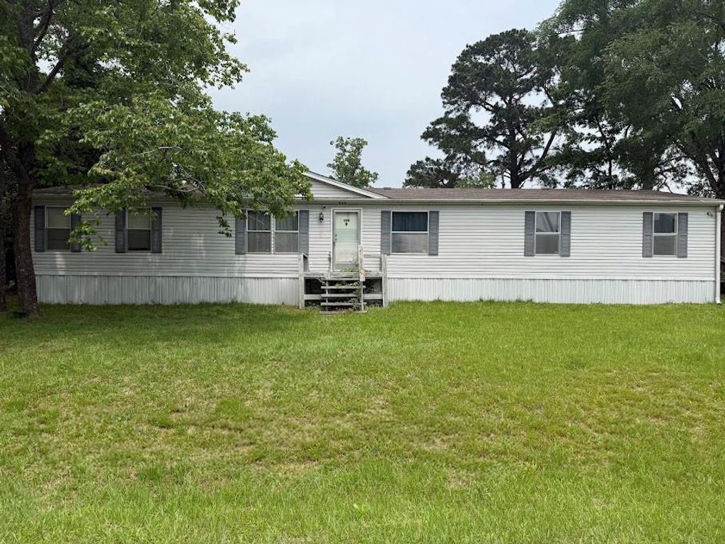 Photo of 194 Mesquite, Livingston, TX 77351 (MLS # 23862842)