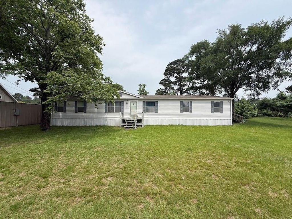 Photo of 194 Mesquite, Livingston, TX 77351 (MLS # 23862842)