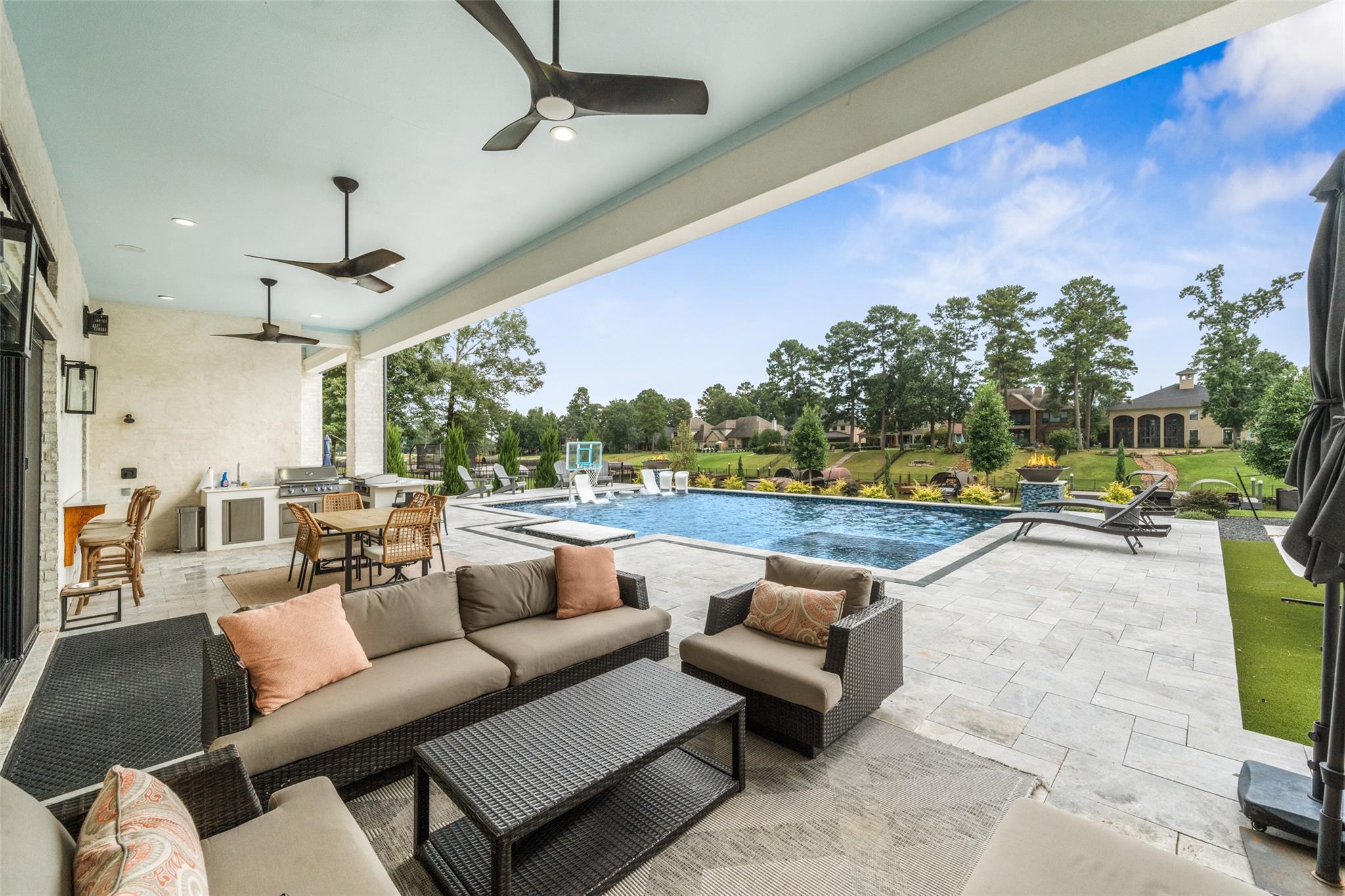 11432 Lake Oak Drive