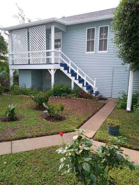 Photo of 2924 Avenue P 1/2 #2, Galveston, TX 77550 (MLS # 53203240)