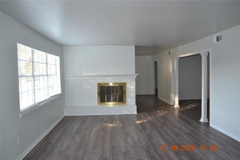 Photo of 2711 Briarhurst Drive #18, Houston, TX 77057 (MLS # 28014636)