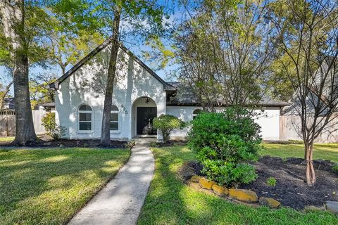 Photo of 925 Manchester Drive, Conroe, TX 77304 (MLS # 32976782)