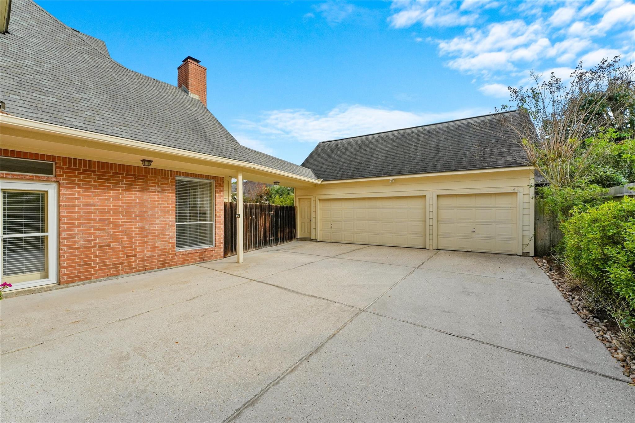 6006 Soaring Pine Court