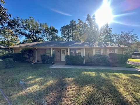 604 S Orchid Dr White Oak TX 75693