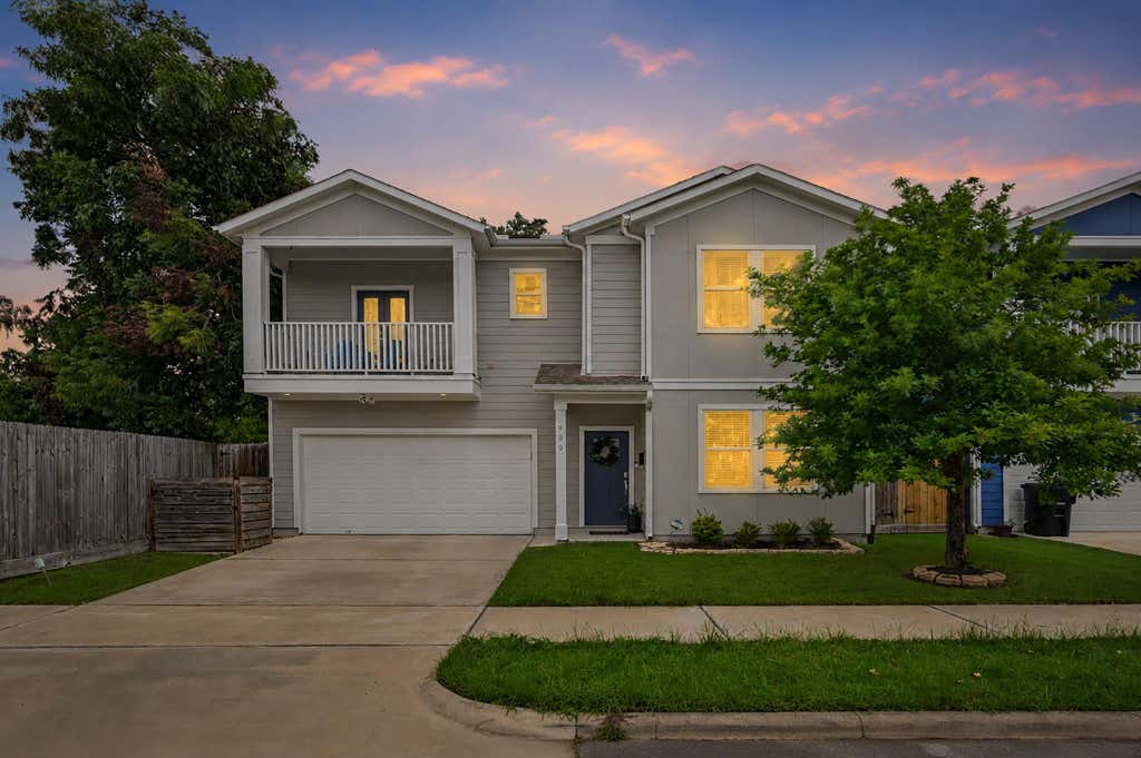 Photo of 909 E 33rd Street, Houston, TX 77022 (MLS # 22951023)