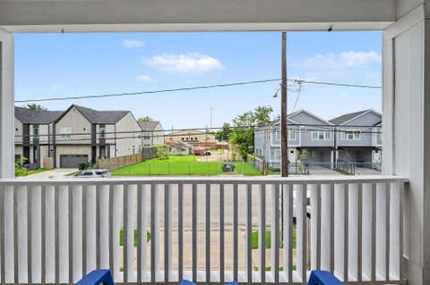 Tiny photo for 909 E 33rd Street, Houston, TX 77022 (MLS # 22951023)