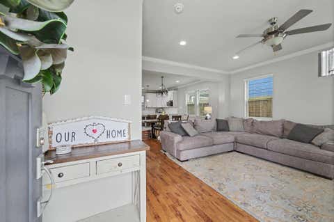 Tiny photo for 909 E 33rd Street, Houston, TX 77022 (MLS # 22951023)