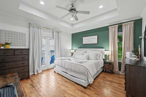 Tiny photo for 909 E 33rd Street, Houston, TX 77022 (MLS # 22951023)