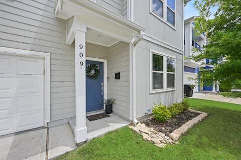 Tiny photo for 909 E 33rd Street, Houston, TX 77022 (MLS # 22951023)