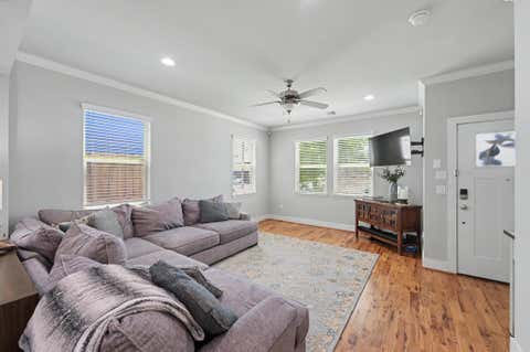 Tiny photo for 909 E 33rd Street, Houston, TX 77022 (MLS # 22951023)