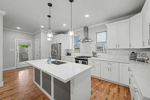 Tiny photo for 909 E 33rd Street, Houston, TX 77022 (MLS # 22951023)