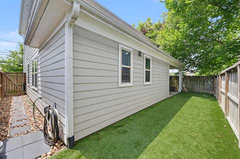 Tiny photo for 909 E 33rd Street, Houston, TX 77022 (MLS # 22951023)