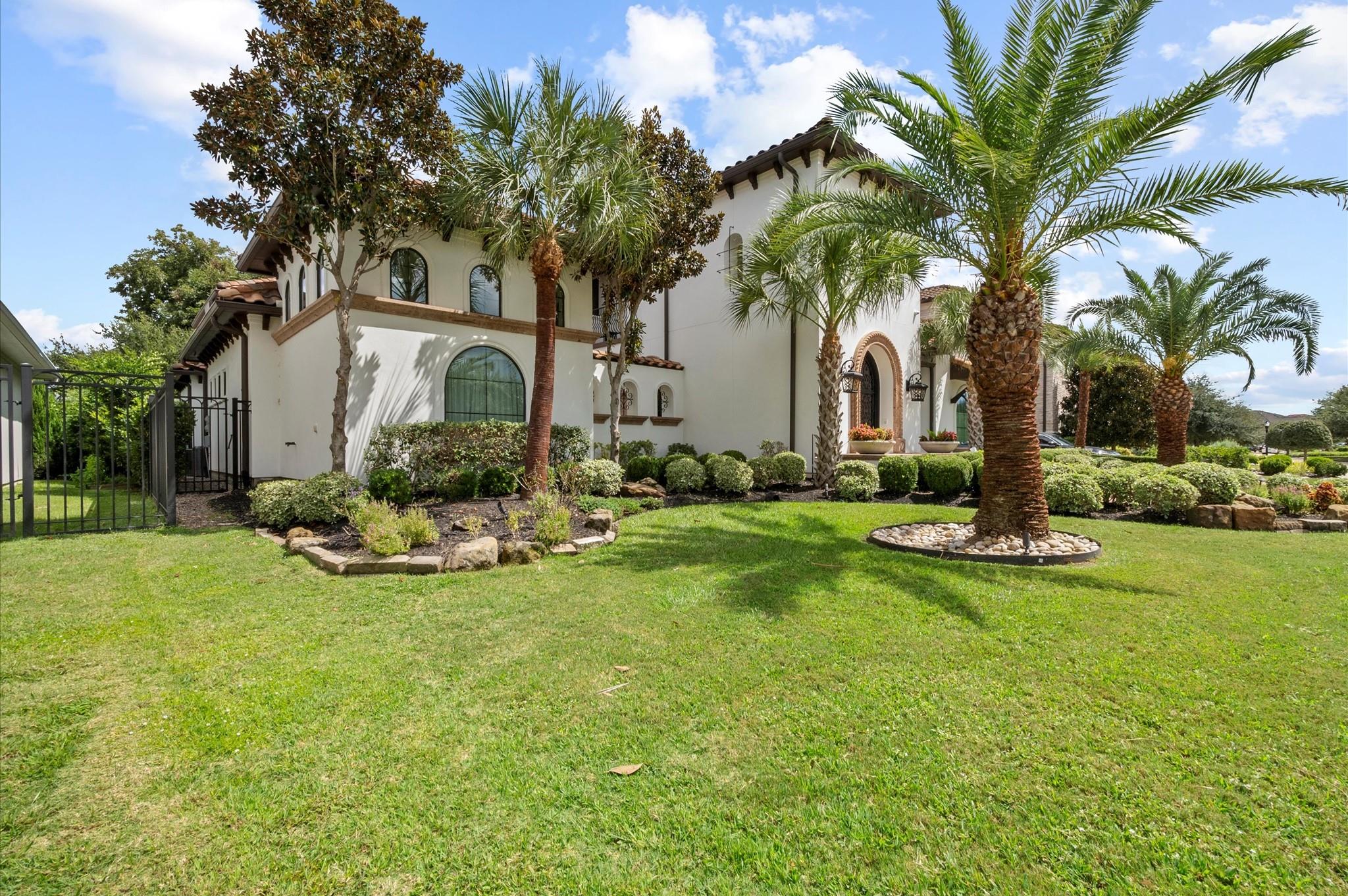 35 Enclave Manor Drive