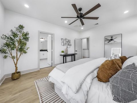 Tiny photo for 2410 Vaughn Street #D, Houston, TX 77093 (MLS # 48145756)