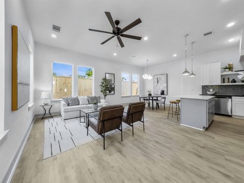 Tiny photo for 2410 Vaughn Street #D, Houston, TX 77093 (MLS # 48145756)