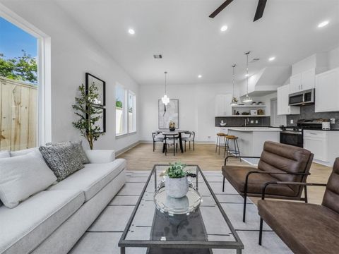 Tiny photo for 2410 Vaughn Street #D, Houston, TX 77093 (MLS # 48145756)