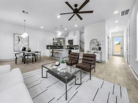 Tiny photo for 2410 Vaughn Street #D, Houston, TX 77093 (MLS # 48145756)