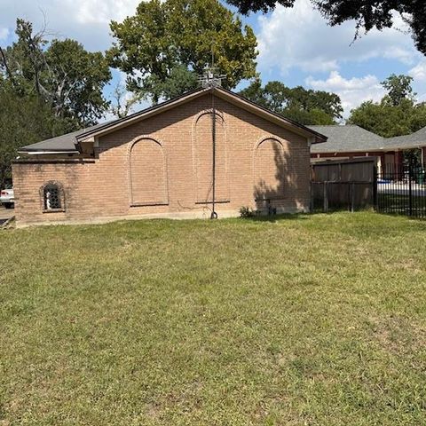 Tiny photo for 9230 Kerrwood Lane, Houston, TX 77080 (MLS # 40001137)