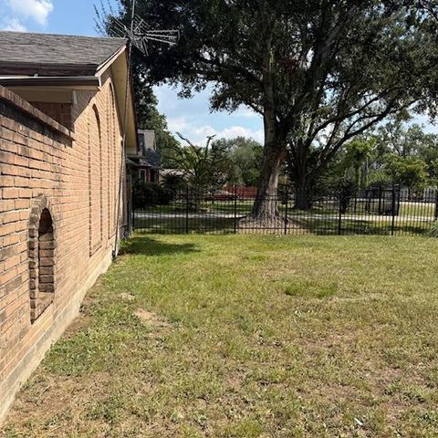 Tiny photo for 9230 Kerrwood Lane, Houston, TX 77080 (MLS # 40001137)