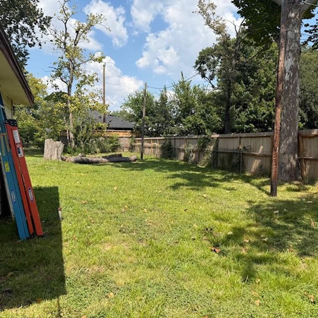 Photo of 9230 Kerrwood Lane, Houston, TX 77080 (MLS # 40001137)