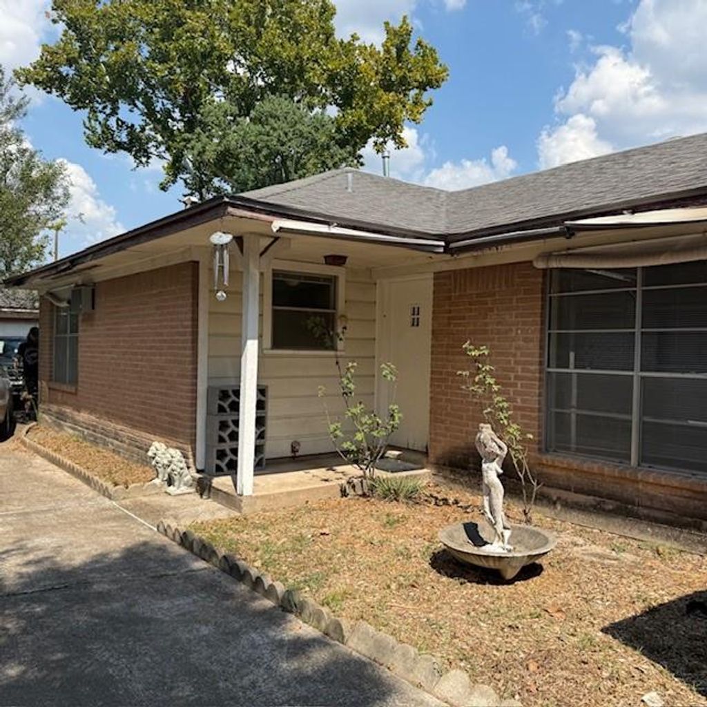 Photo of 9230 Kerrwood Lane, Houston, TX 77080 (MLS # 40001137)