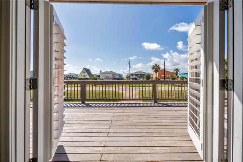 Photo of 610 Surf Drive, Surfside Beach, TX 77541 (MLS # 70303391)
