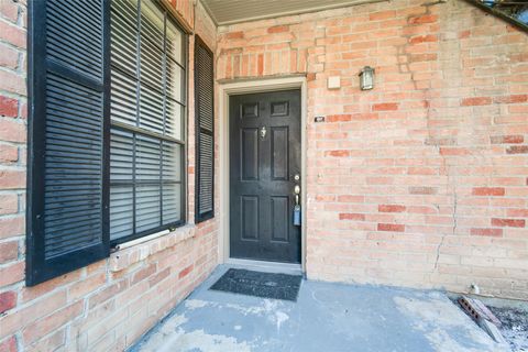 Photo of 2255 Braeswood Park Drive #127, Houston, TX 77030 (MLS # 85888828)