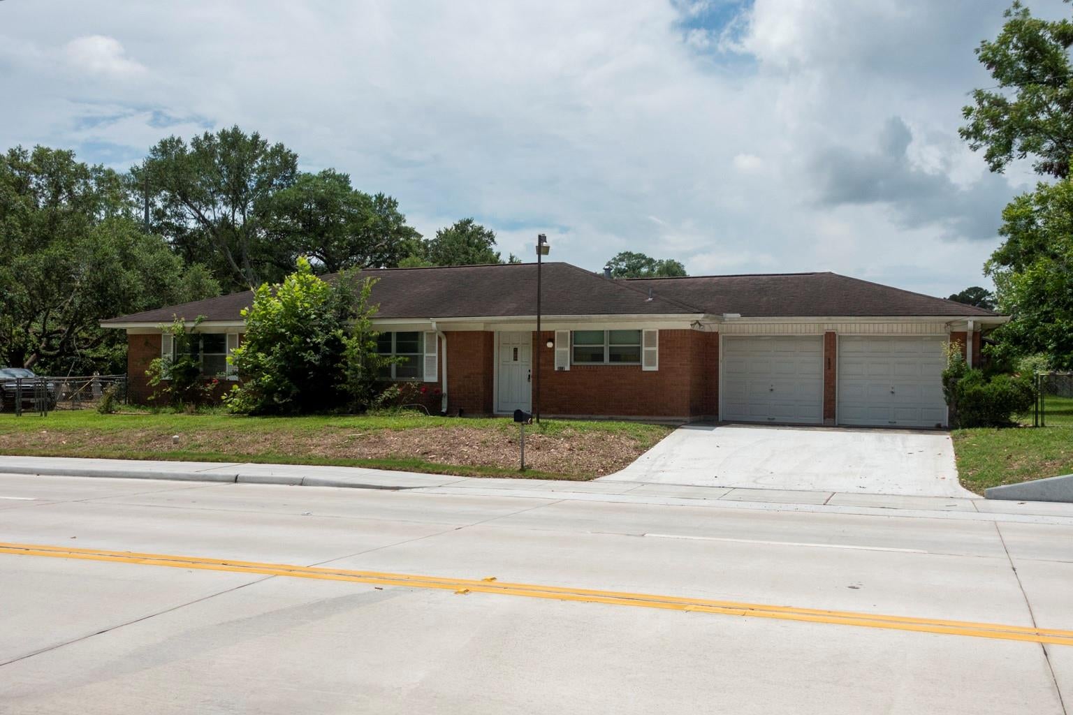 912 Richmond Parkway