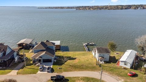 Photo of 596 Dove Island, Livingston, TX 77351 (MLS # 68229629)