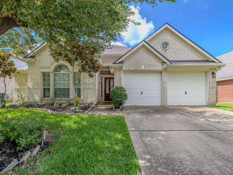 Photo of 9014 Carriage Point Drive, Sugar Land, TX 77479 (MLS # 18594560)
