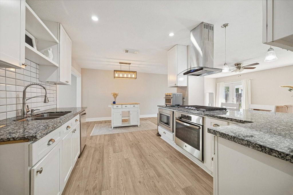 Photo of 15818 Acapulco Drive, Jersey Village, TX 77040 (MLS # 14897026)