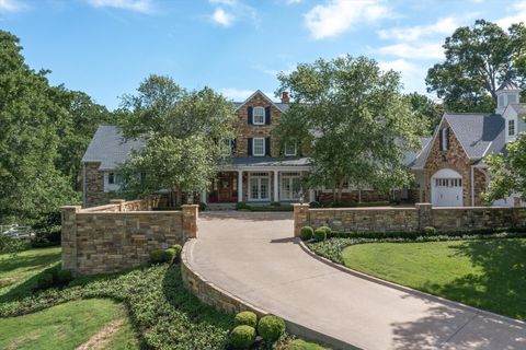 Photo of 1920 Stonegate Boulevard, Tyler, TX 75703 (MLS # 44011351)