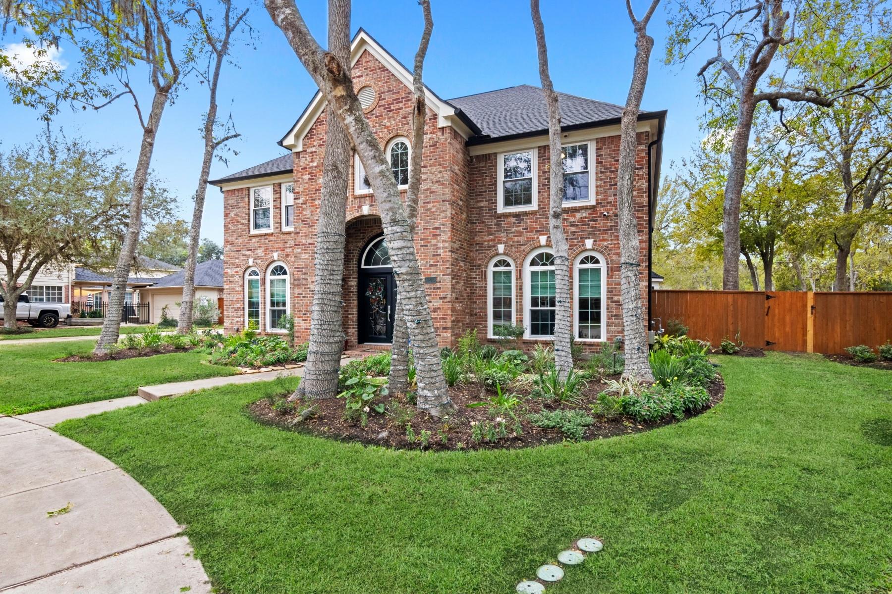 1215 Maple Bough Court