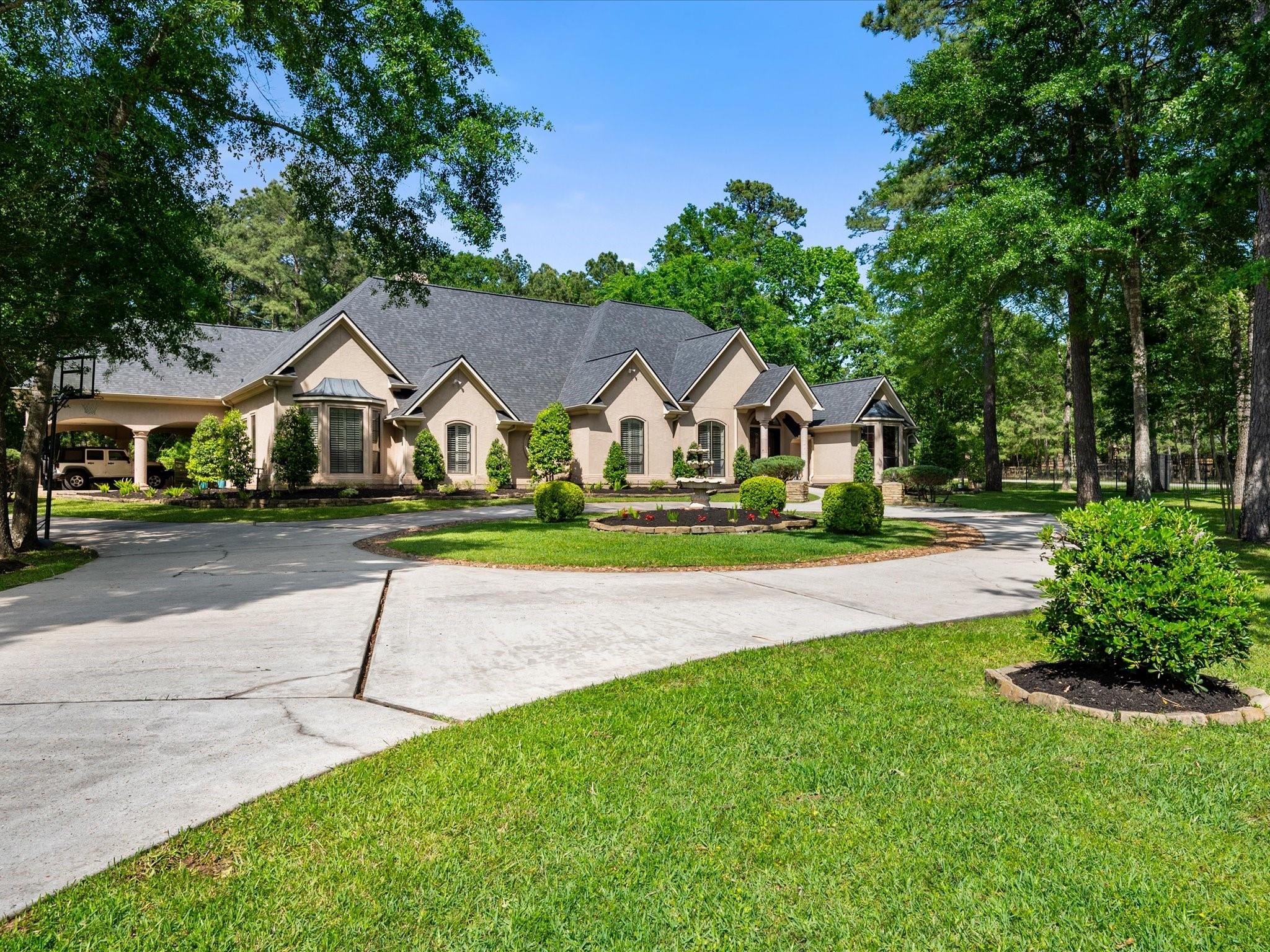 9819 Crestwater Circle
