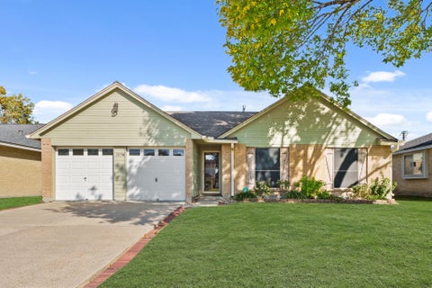 Photo of 3877 Pecan Circle, La Porte, TX 77571 (MLS # 72881470)