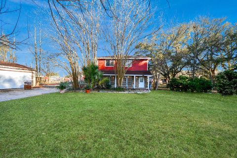 Homes For Sale - 12910 Woody Cr107 Road<br/> Pearland, TX 77581