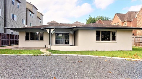 Photo of 941 W 17th Street, Houston, TX 77008 (MLS # 6822294)