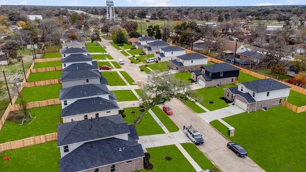 Photo of 403 Magnolia Street, Richwood, TX 77531 (MLS # 80994823)