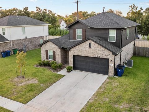 Photo of 403 Magnolia Street, Richwood, TX 77531 (MLS # 80994823)