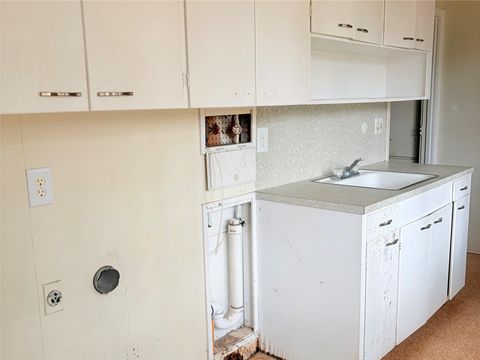 Tiny photo for 911 Roberts Street, El Campo, TX 77437 (MLS # 14374132)