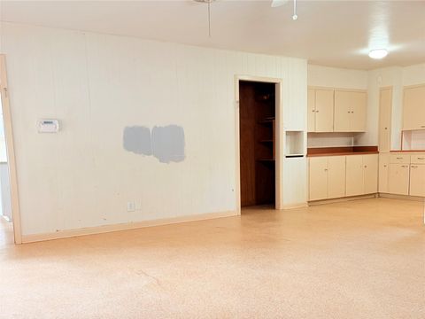 Tiny photo for 911 Roberts Street, El Campo, TX 77437 (MLS # 14374132)