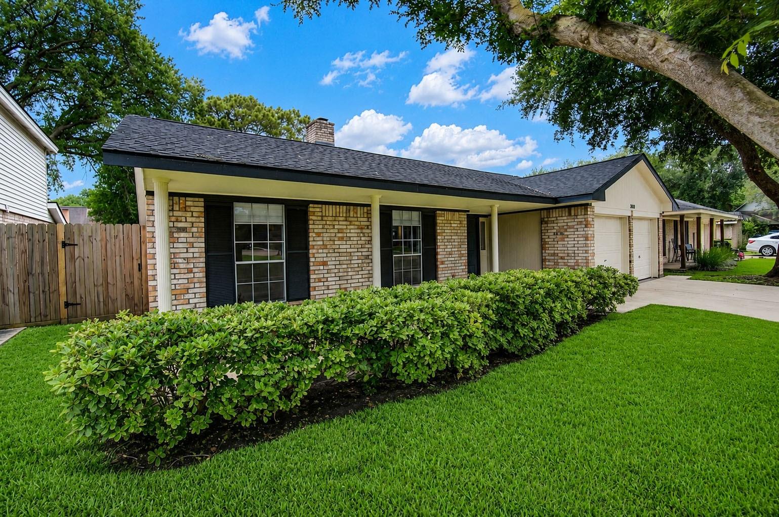 2419 Fairgreen Drive